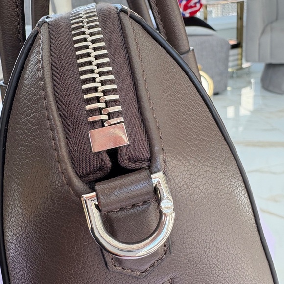 Givenchy Mini Antigone Gray leather bag - Picture 6 of 11